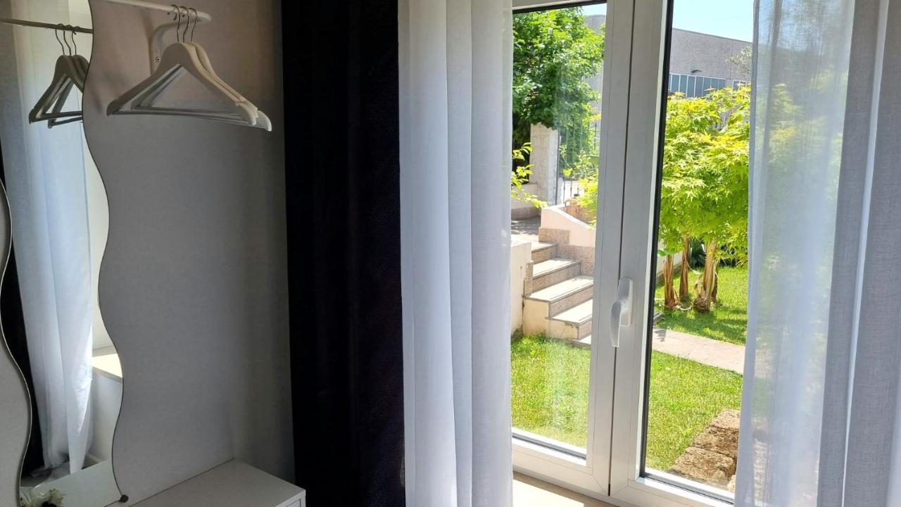 Fontana Oasis Apartments Кастельнуово-дель-Гарда Экстерьер фото
