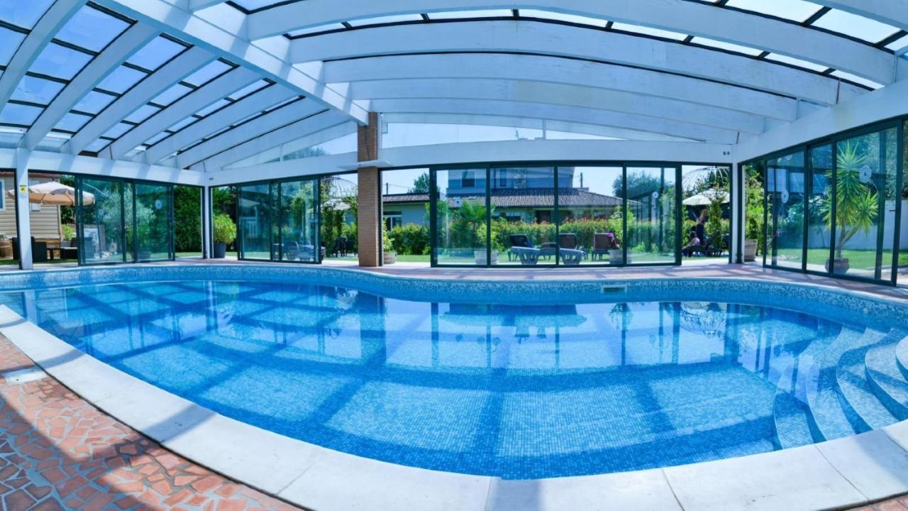 Fontana Oasis Apartments Кастельнуово-дель-Гарда Экстерьер фото