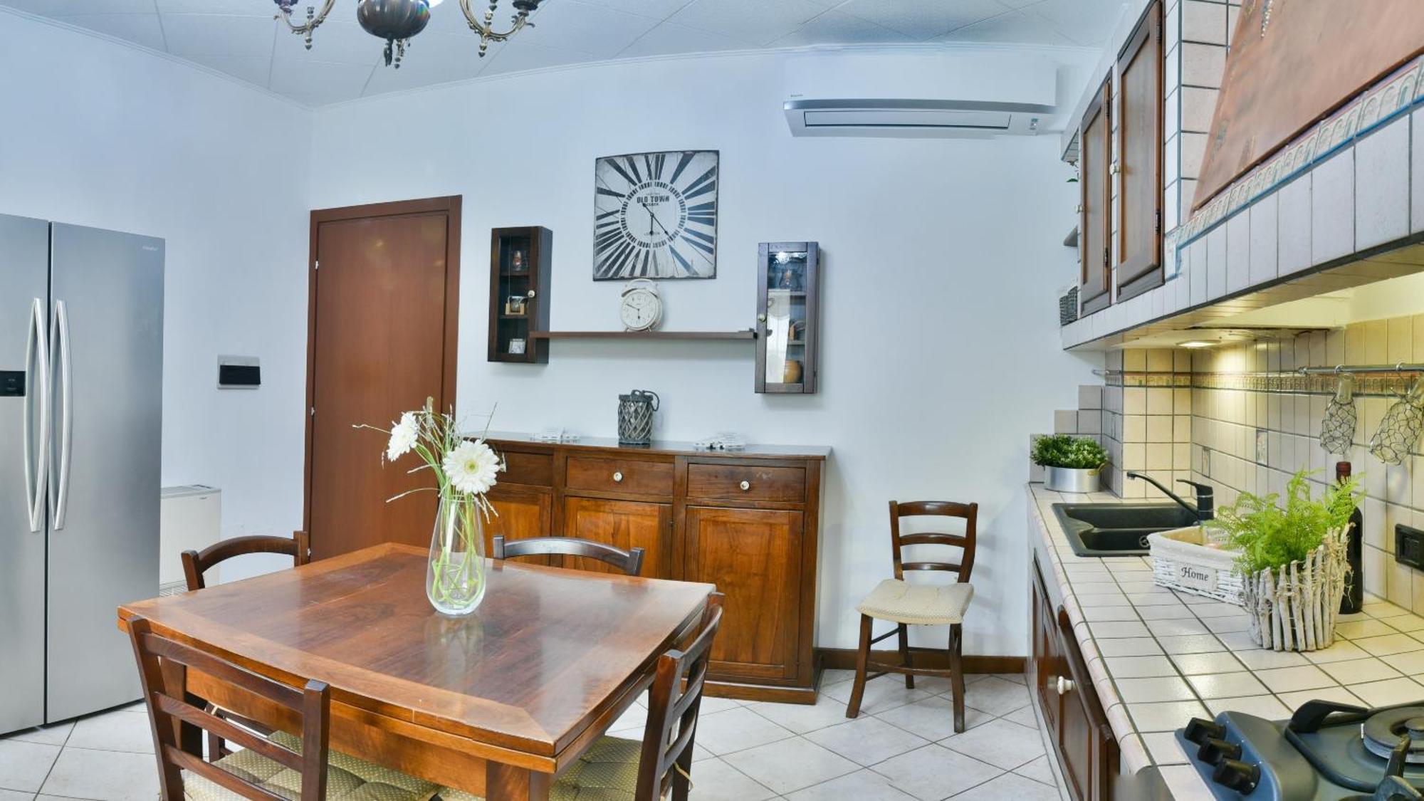 Fontana Oasis Apartments Кастельнуово-дель-Гарда Экстерьер фото